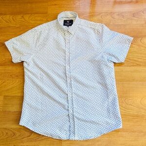 International Report Men’s White Floral Pattern Short Sleeve Collard Shirt SizeL